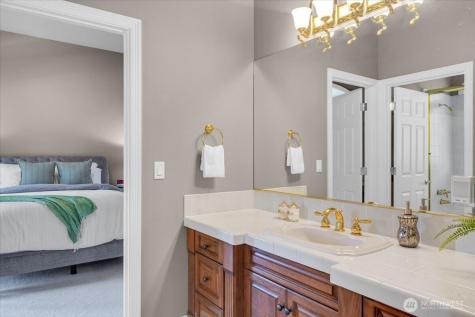 22410 Mcmurray Shore Drive Mount Vernon WA 98274