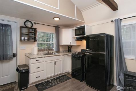131 Robinson Road Port Angeles WA 98362