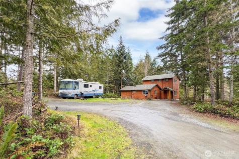 131 Robinson Road Port Angeles WA 98362