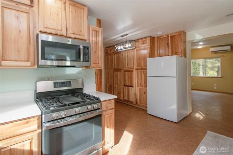 131 Robinson Road Port Angeles WA 98362