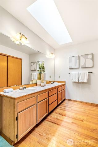 7116 NE 168th Street Kenmore WA 98028