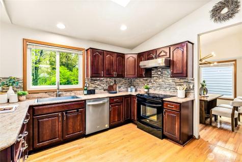 7116 NE 168th Street Kenmore WA 98028