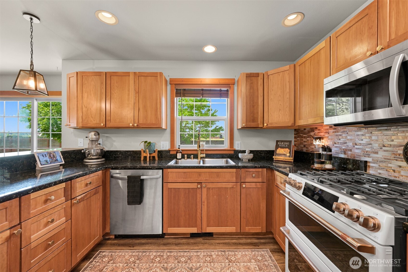 301 Christopher Lane Everson WA 98247