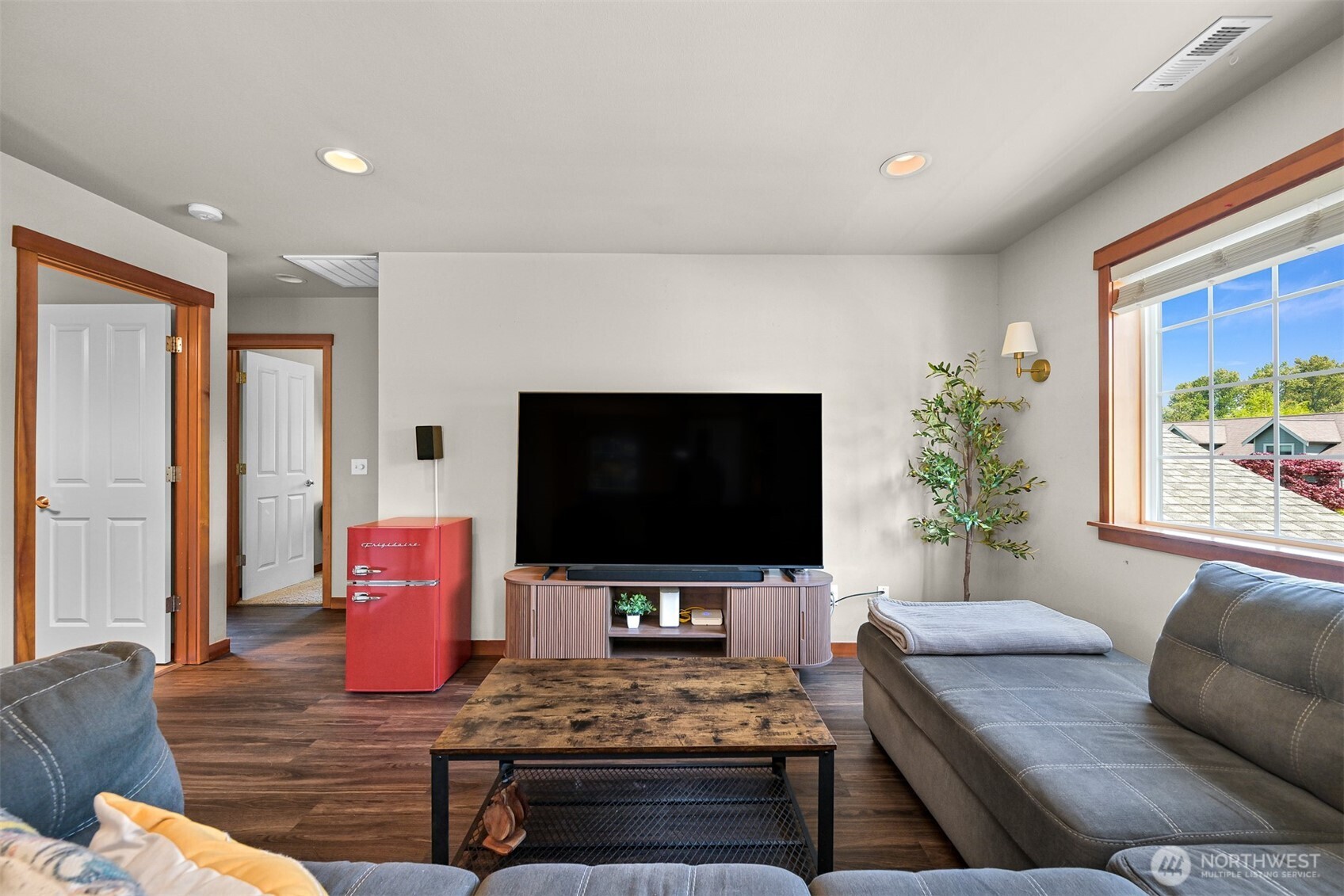301 Christopher Lane Everson WA 98247