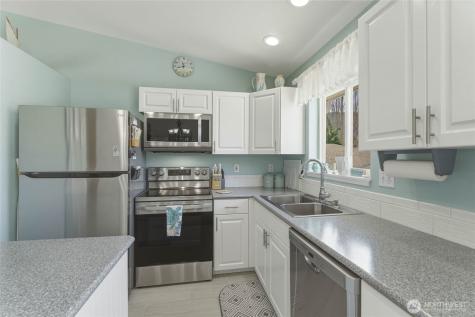 2837 Riviera Boulevard Malaga WA 98828