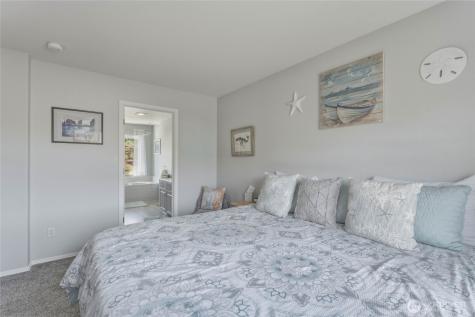 2837 Riviera Boulevard Malaga WA 98828