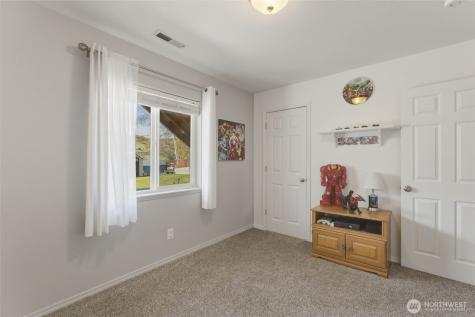 2837 Riviera Boulevard Malaga WA 98828