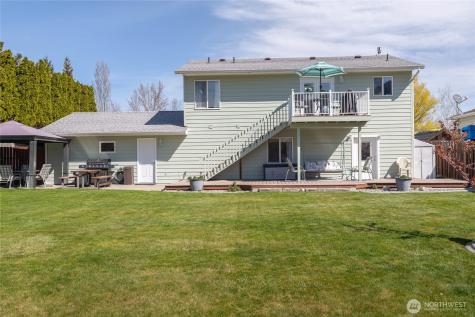 2837 Riviera Boulevard Malaga WA 98828