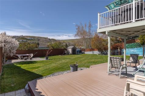 2837 Riviera Boulevard Malaga WA 98828