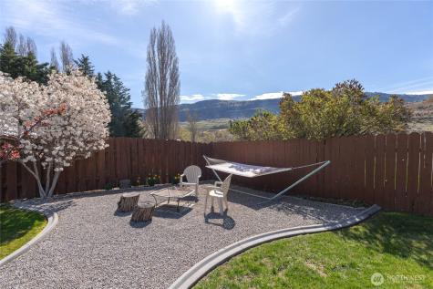 2837 Riviera Boulevard Malaga WA 98828