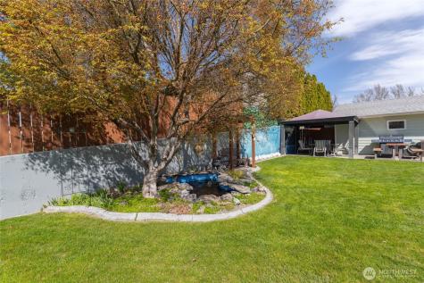 2837 Riviera Boulevard Malaga WA 98828