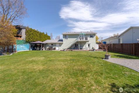 2837 Riviera Boulevard Malaga WA 98828