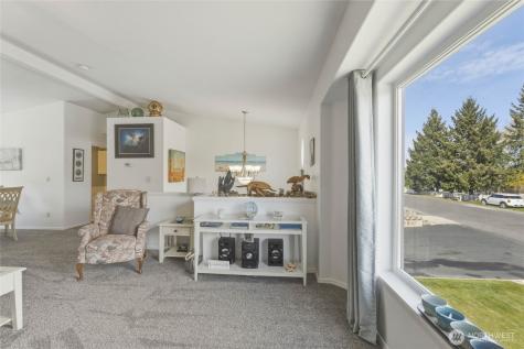 2837 Riviera Boulevard Malaga WA 98828