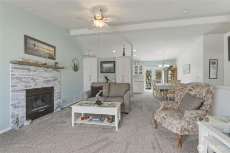 2837 Riviera Boulevard Malaga WA 98828