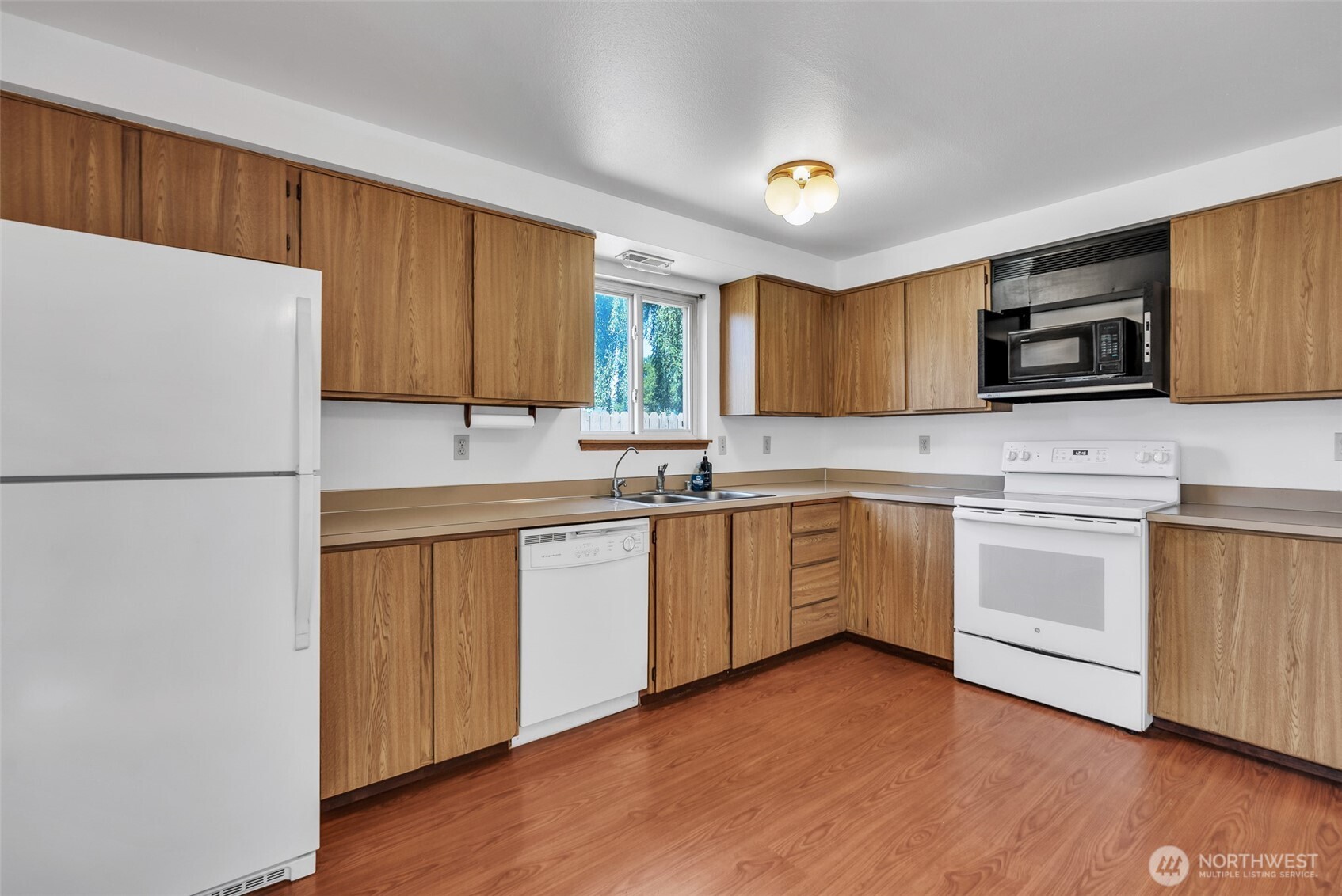 1204 31st St NE Auburn WA 98002
