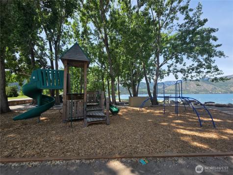 1 Beach 585-f Manson WA 98831
