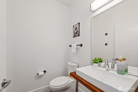 1312 211th Avenue NE Sammamish WA 98074