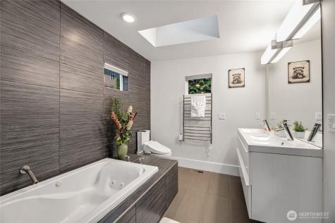 1312 211th Avenue NE Sammamish WA 98074