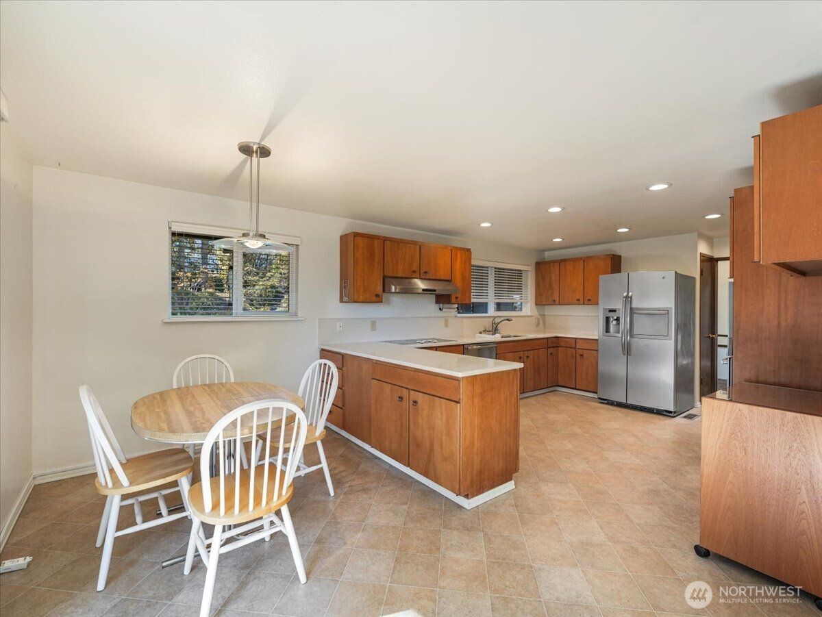 23850 43rd Avenue S Kent WA 98032