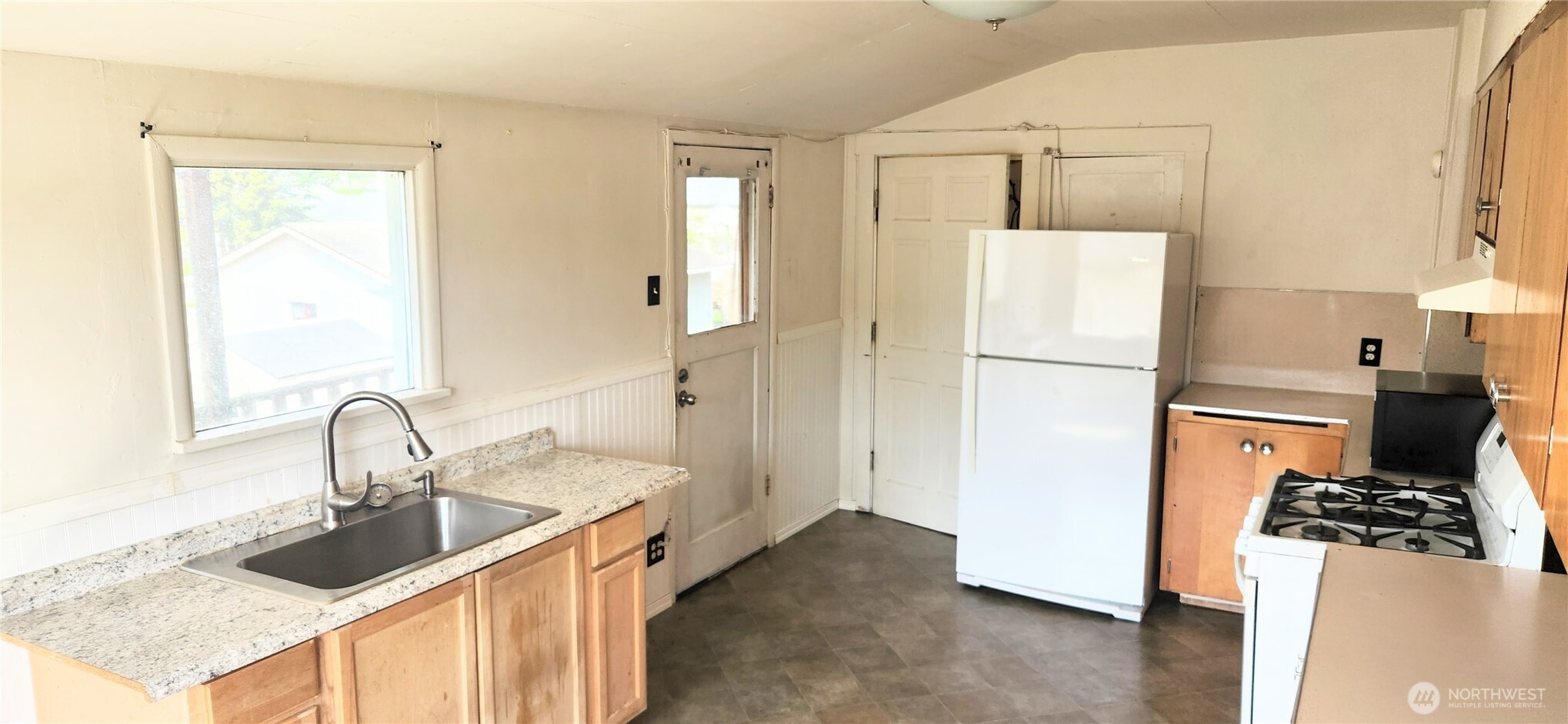 1224 Maple Street Everett WA 98201