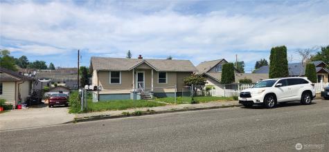 1224 Maple Street Everett WA 98201