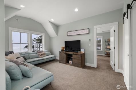 78 Pacifica Lane Pacific Beach WA 98571