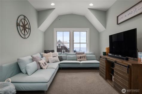 78 Pacifica Lane Pacific Beach WA 98571