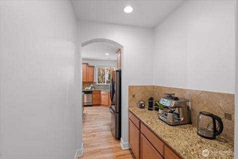 5221 NE 7th Place Renton WA 98059