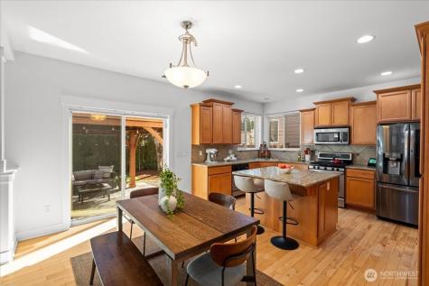 5221 NE 7th Place Renton WA 98059