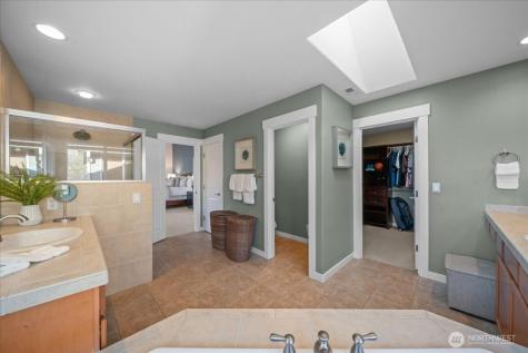 5221 NE 7th Place Renton WA 98059