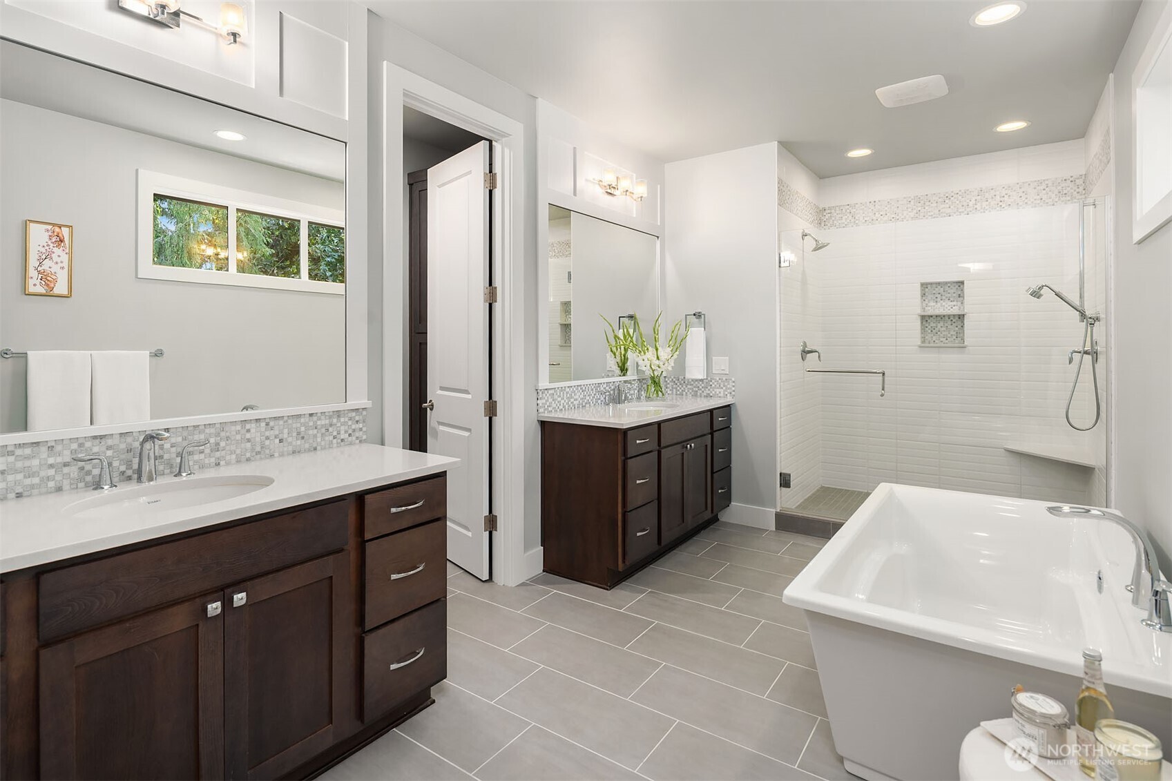 4525 90th Avenue SE Mercer Island WA 98040