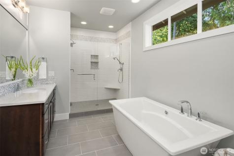 4525 90th Avenue SE Mercer Island WA 98040