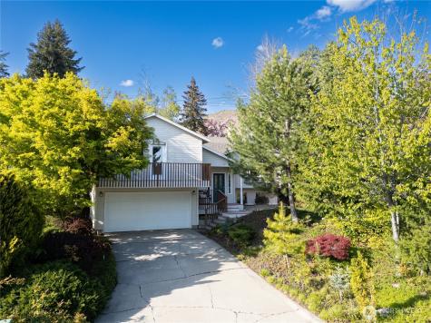 1425 Easthills Terrace East Wenatchee WA 98802