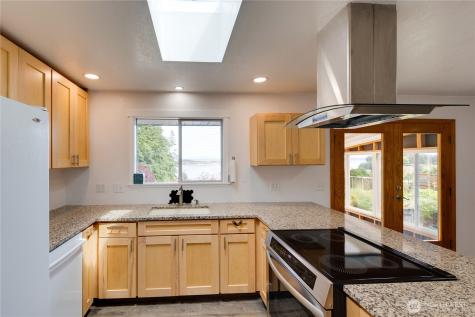 3162 SW Greatview Place Oak Harbor WA 98277