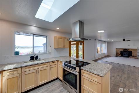 3162 SW Greatview Place Oak Harbor WA 98277