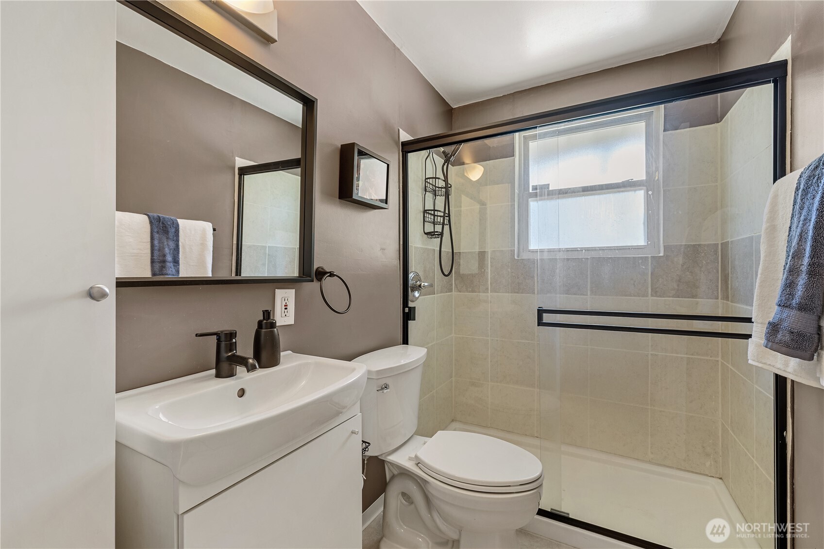 21718 88th Avenue W Edmonds WA 98026