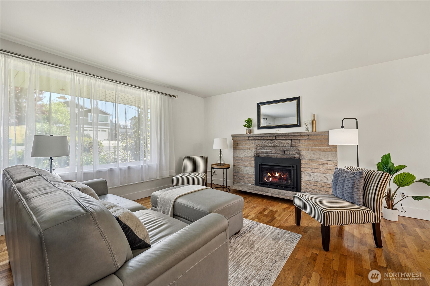 21718 88th Avenue W Edmonds WA 98026