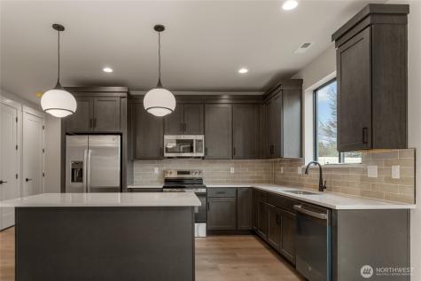 582 S Oasis Loop East Wenatchee WA 98802