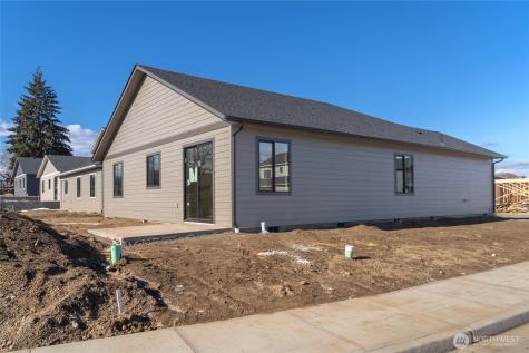 582 S Oasis Loop East Wenatchee WA 98802