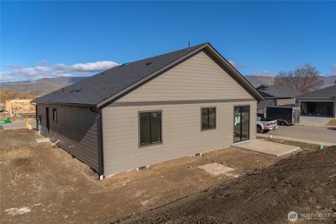 582 S Oasis Loop East Wenatchee WA 98802