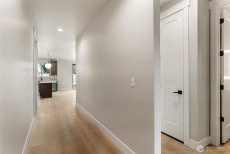 582 S Oasis Loop East Wenatchee WA 98802