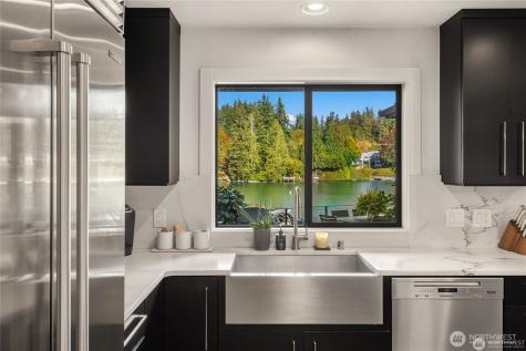 5482 Fletcher Landing NE Bainbridge Island WA 98110