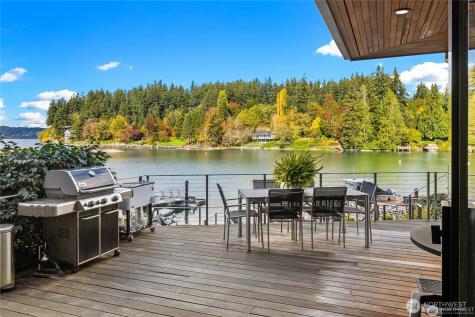5482 Fletcher Landing NE Bainbridge Island WA 98110