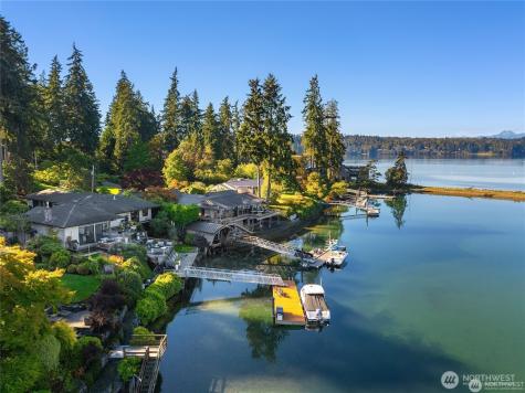 5482 Fletcher Landing NE Bainbridge Island WA 98110