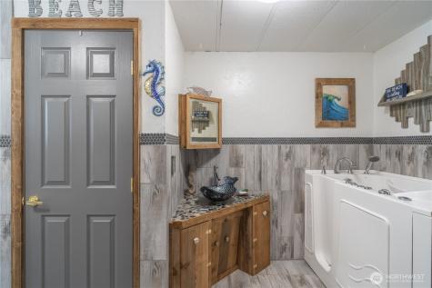 3095 E.5 NE Moses Lake WA 98837