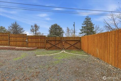 614 W Loop Drive Moses Lake WA 98837