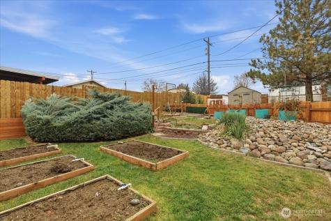614 W Loop Drive Moses Lake WA 98837