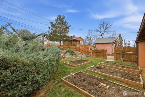 614 W Loop Drive Moses Lake WA 98837