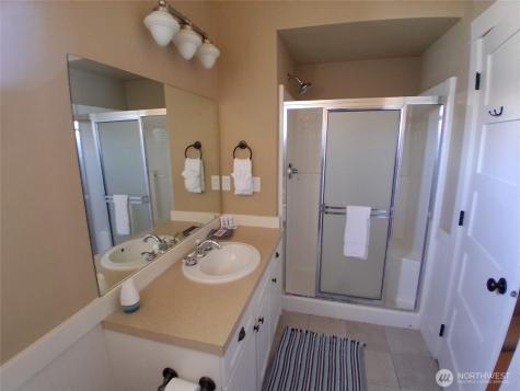 125 Barefoot Lane Oroville WA 98844
