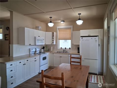 125 Barefoot Lane Oroville WA 98844